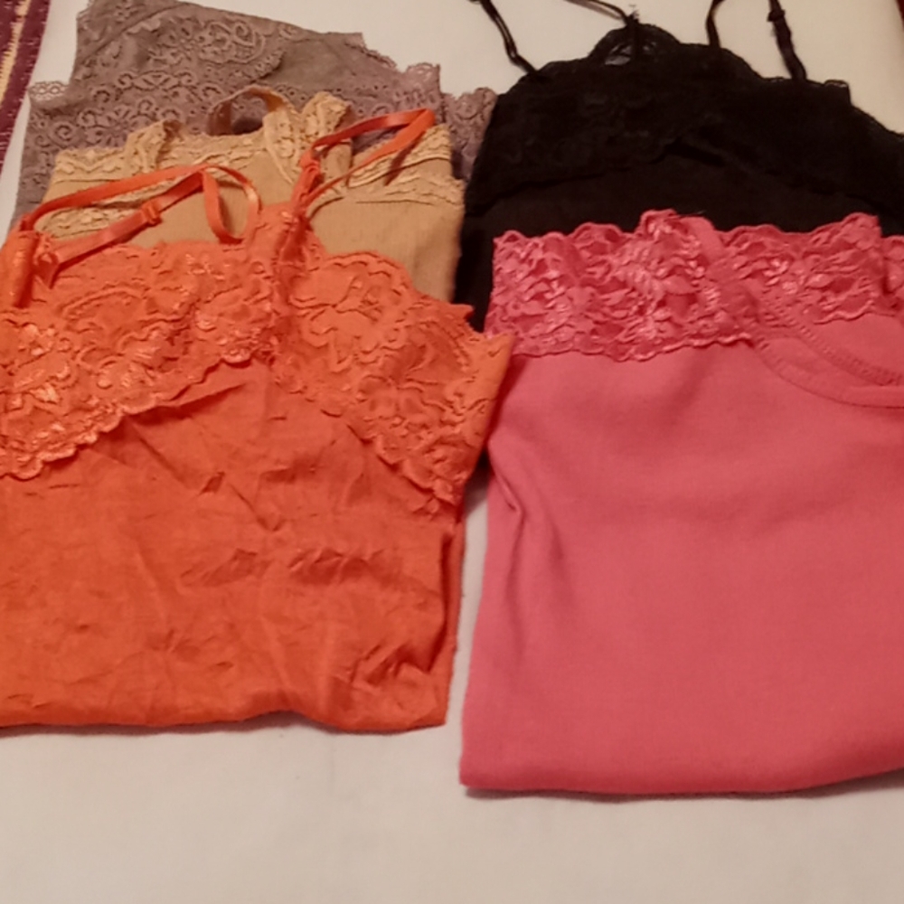 Bundle of 5, Like New, Assorted Colors, Lacey,Camisoles🌷🌹⚘️💕💥🦋💕🦋💕🦋💥🌷